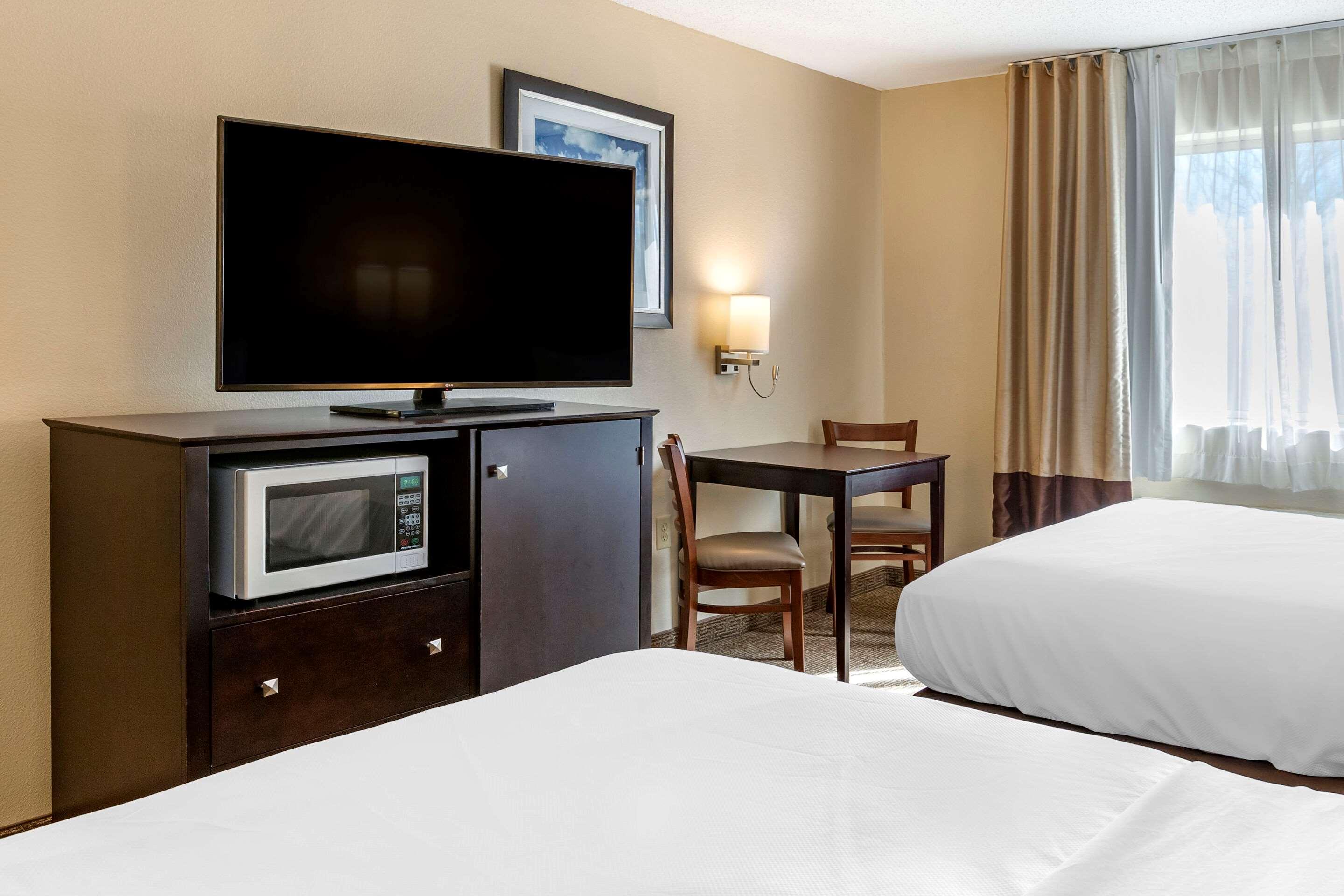 Comfort Inn & Suites Paw Paw Buitenkant foto