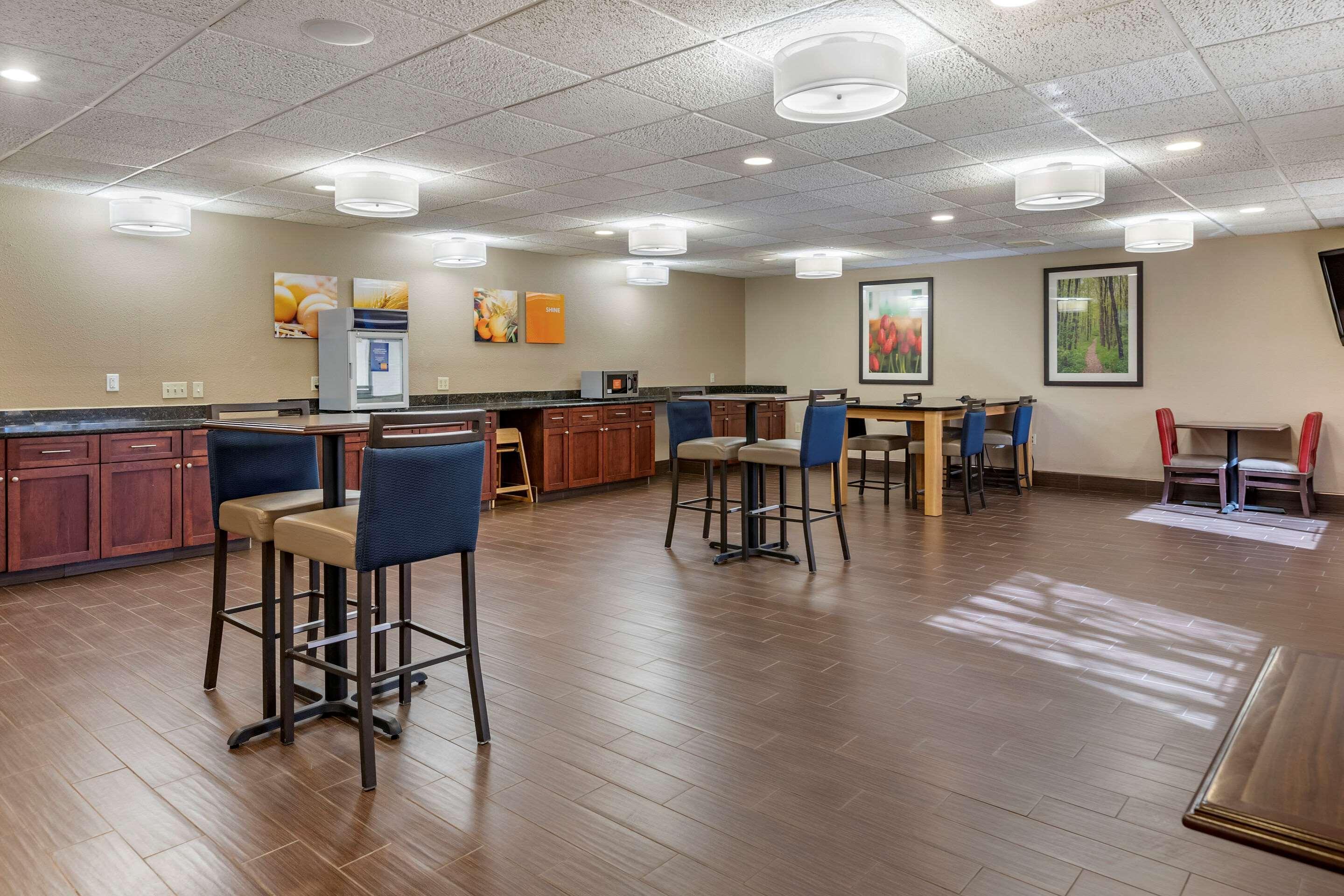 Comfort Inn & Suites Paw Paw Buitenkant foto